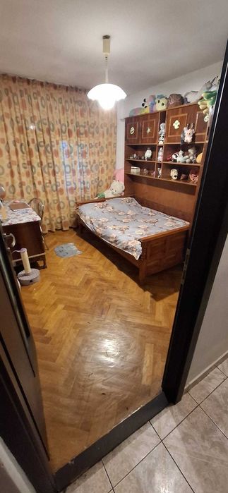 Vând apartament cu 3 camere