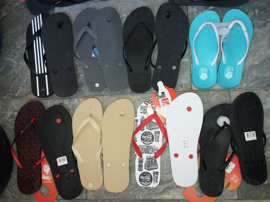 Papuci slapi plaja cu talpa reliefata si curelusa, pentru femei, barbati. Pret 20 lei. Espadrile albe bej maro negre nr. 33 36 37 38 39 40 41 42 43 45