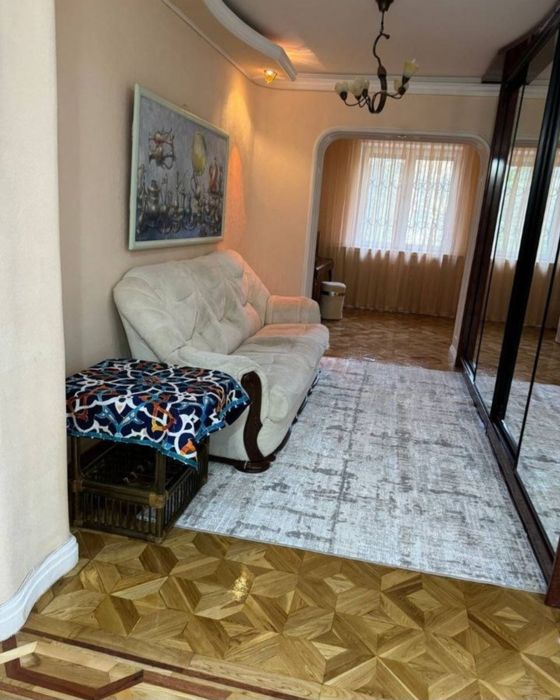 Мирзо Улугбекский район. 7 комнат. Совминовский дом.