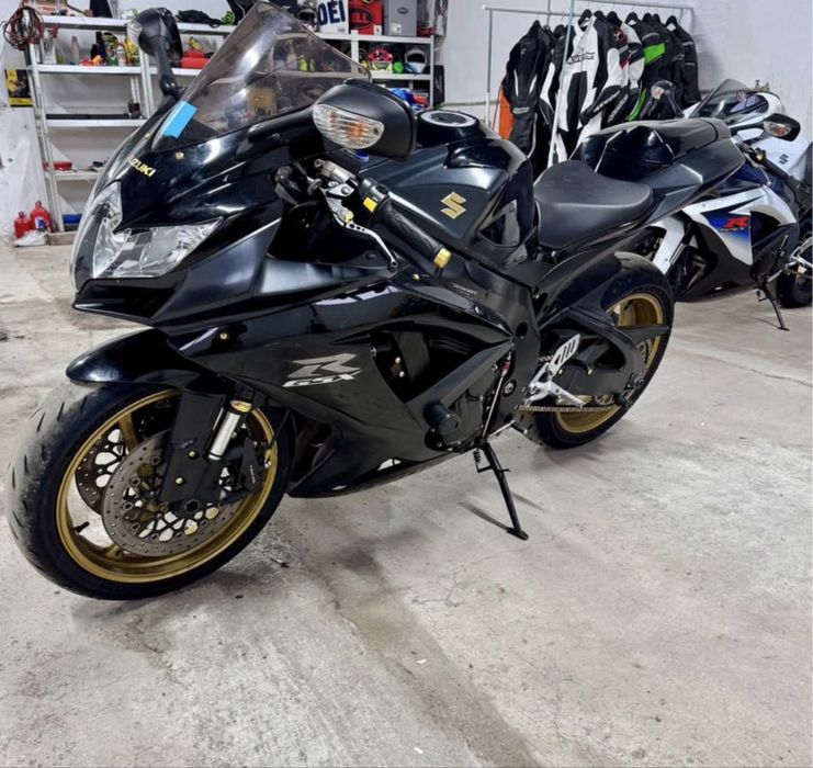Suzuki gsxr 750 K8 на части