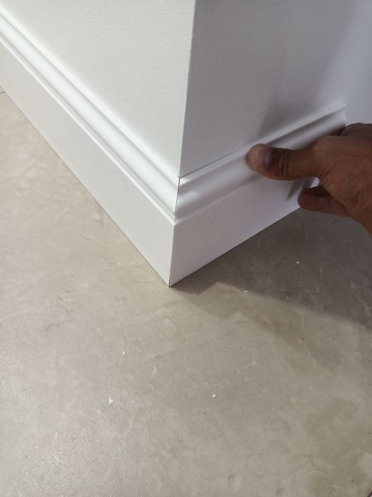 Установка плинтуса монтаж ламината