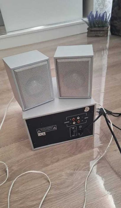 Sistem audio 2.1 cu iesire AUX