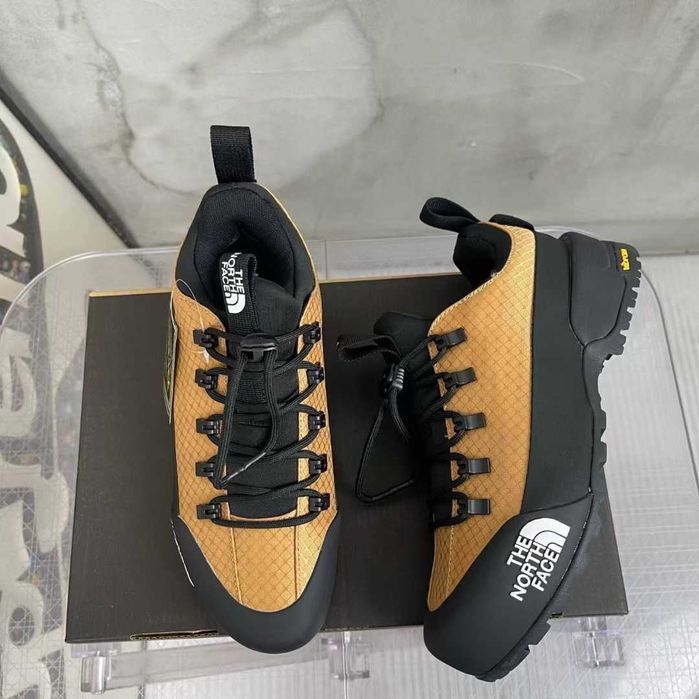 Продавам нови мъжки обувки The North Face GLENCLYFFE LOW SUMIT GOLD