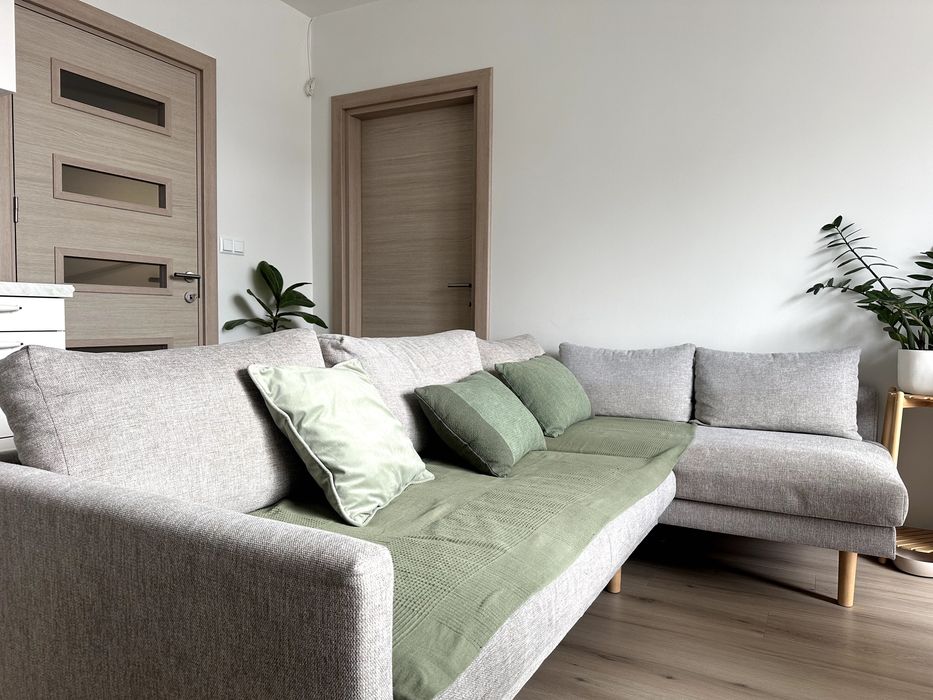 Удобен ъглов диван за хол/дневна