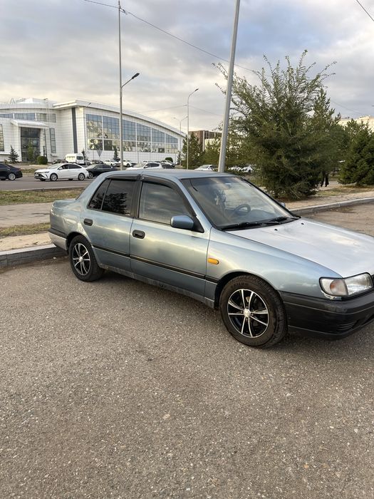 Nissan sunny n14 1993