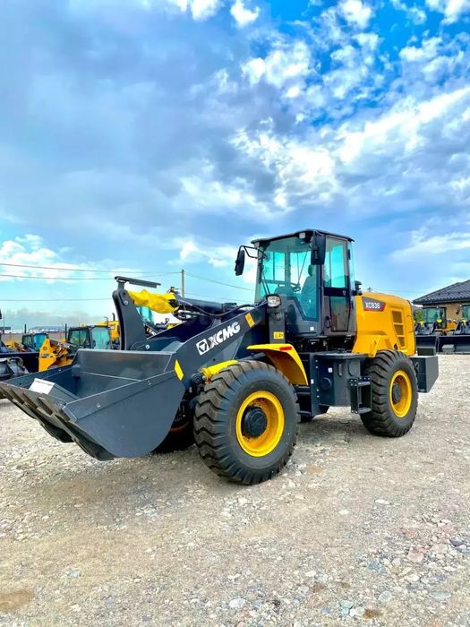 Аренда фронтальный погрузчик 2.1м, чистка снега, погрузка, планировка