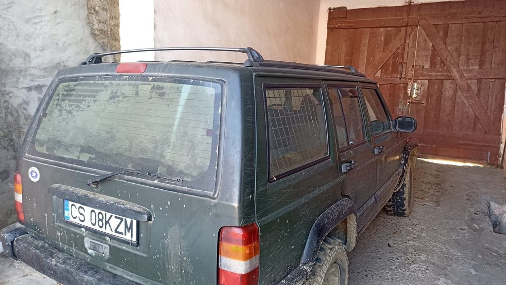 Masina de vanzare: Jeep grand cherokee