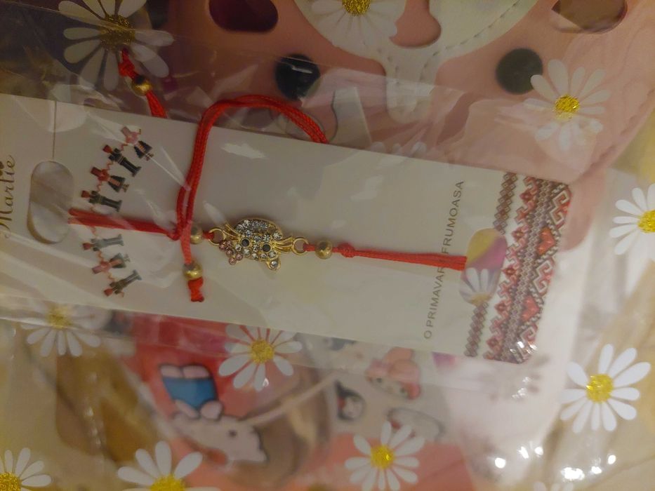 Set cadou Hello Kitty cu geanta, perie, posetuta, bratara