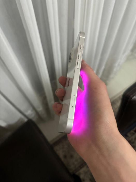 Продам айфон 13