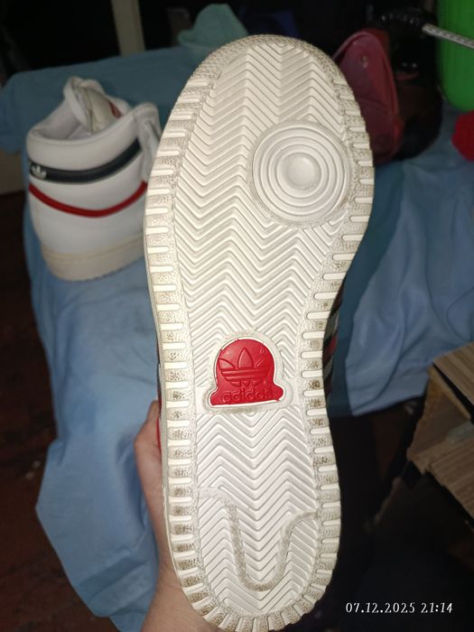 Продаются новые кроссовки