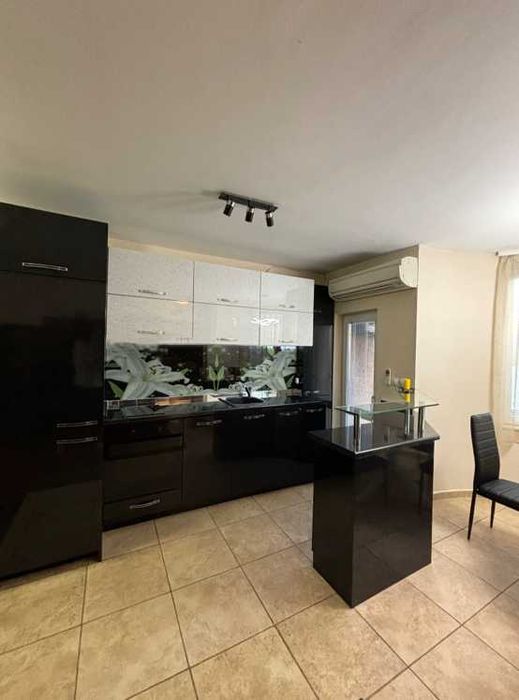 Дава се под наем Тристаен апартамент в София, Витоша - 113 кв.м за 899 € - Снимка #3