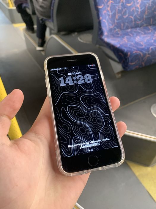 продам айфон se 2020