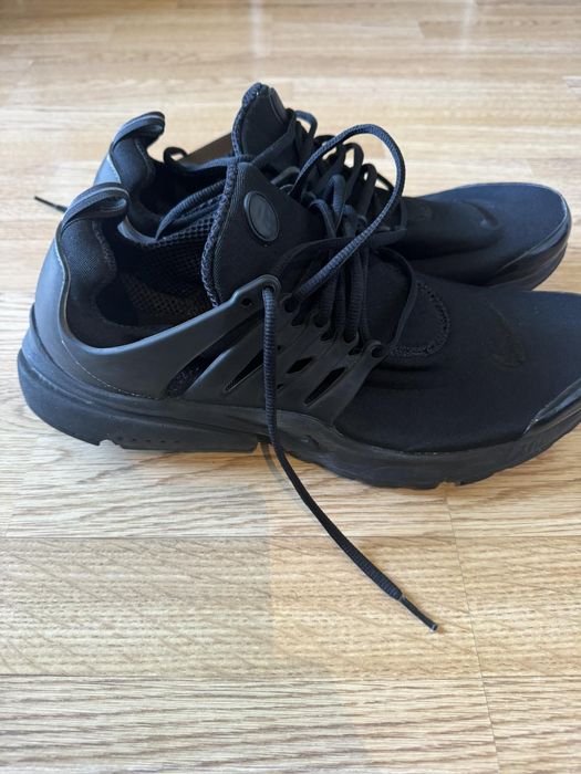 Nike slight used like new. 35euro