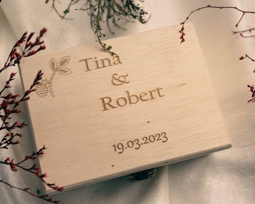 Cutie lemn gravata pentru depozitare poze nunta ,botez,18x15x6 cm