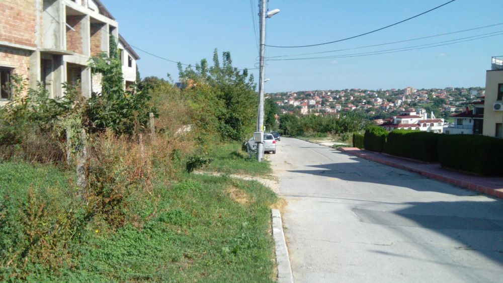 Продавам парцел в гр.Бяла, област Варна – 676 кв.м.