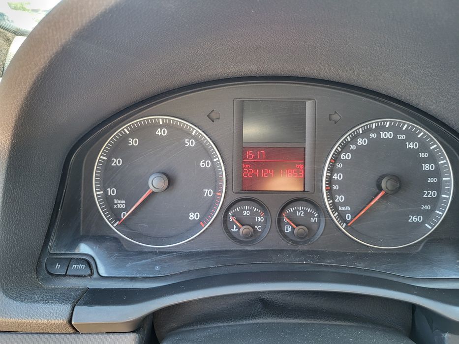 Vând golful 5 1.6 mpi