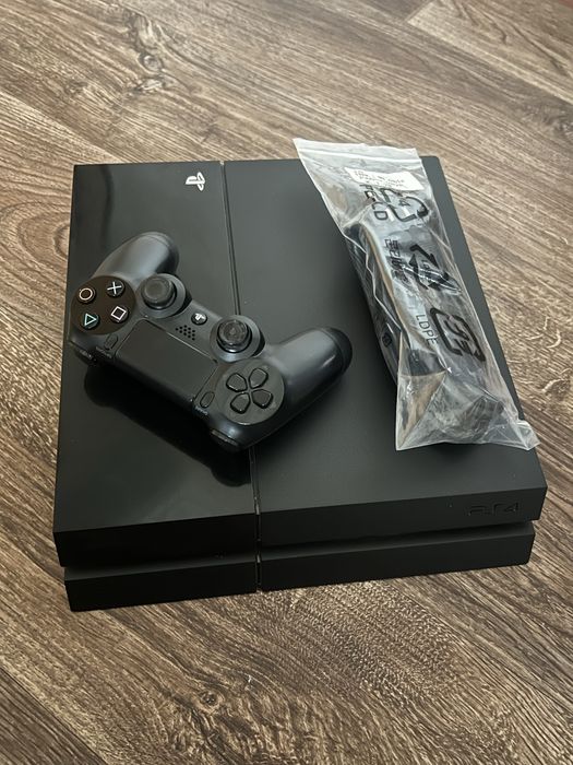 Playstation 4 продам