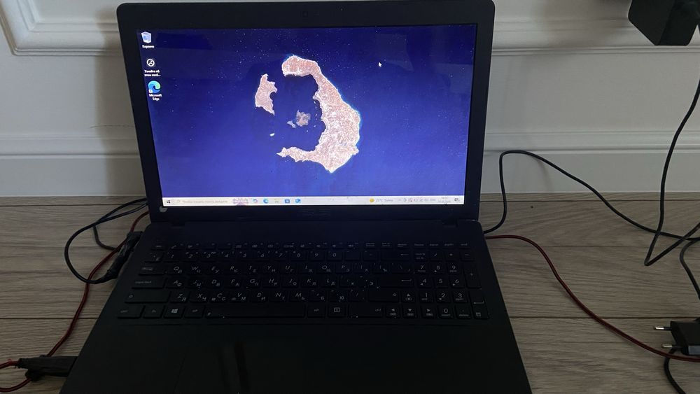 Asus.