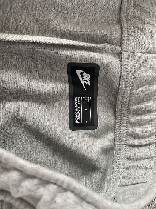 tech fleece gray