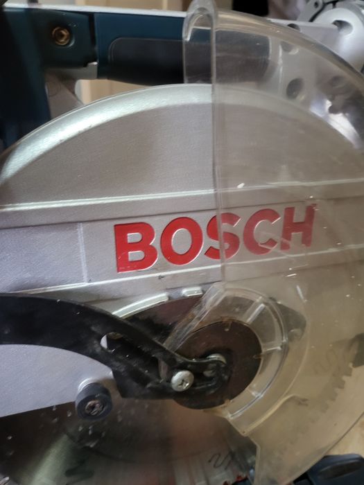 Продается торцовачный станок от BOSCH