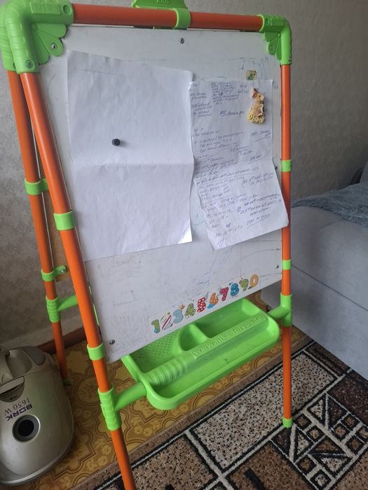 Продам детский мольберт