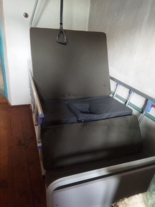 Медицинская кровать