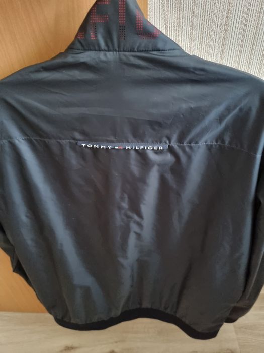 Продам ветровка на весну