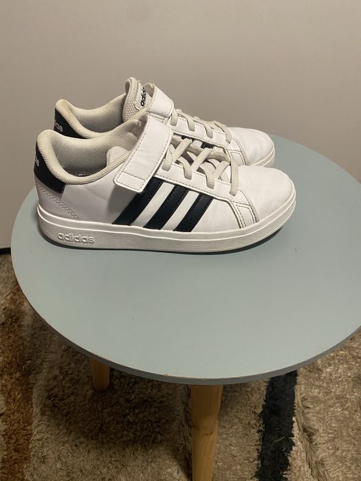 Adidasi Adidas marimea 33
