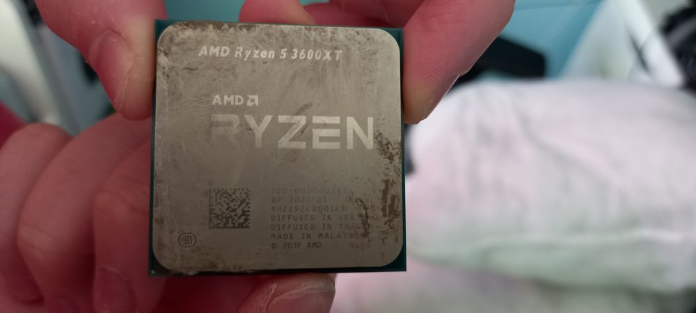 Видеокарта: RX 5600 XT; Процесор: Ryzen 5 3600XT; 120mm AIO Corsair