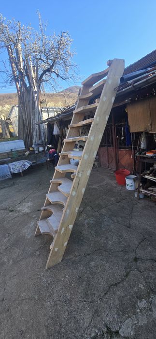 Дървено стълбище-дървени стълби