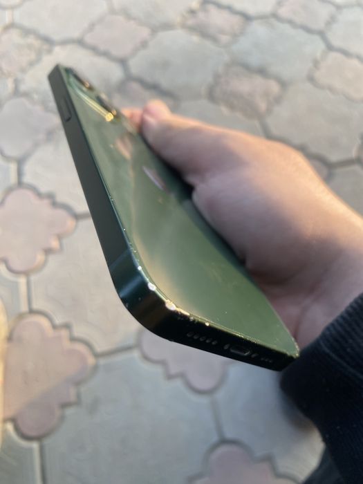 Продам айфон 13.