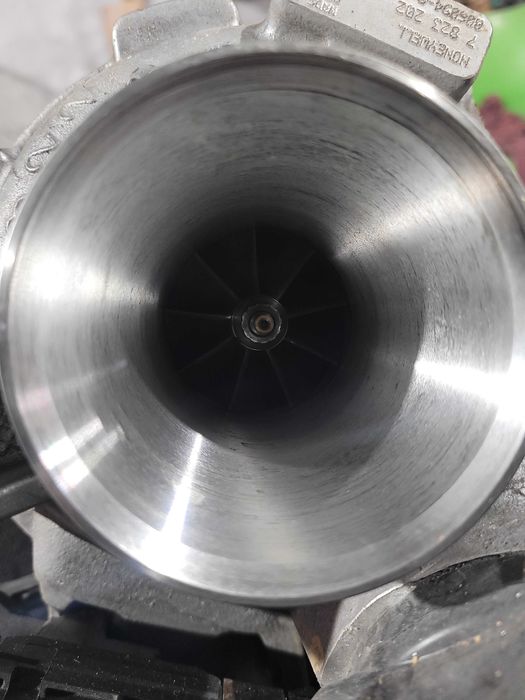 Turbina BMW 3.0 d X3 F25 X4 F26 X5 F15 258cp 7823202