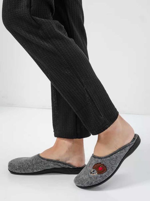 Топли филцови чехли BIO Nature Aadanex с таралеж – Сиви