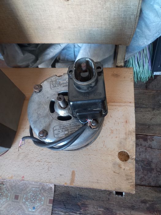 Продам электродвигатель