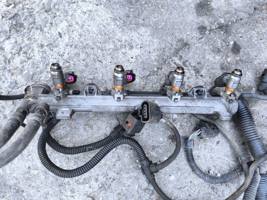 Injectoare / injector 1.4 16v Golf 4 Fabia Bora Octavia 1 Polo 9n