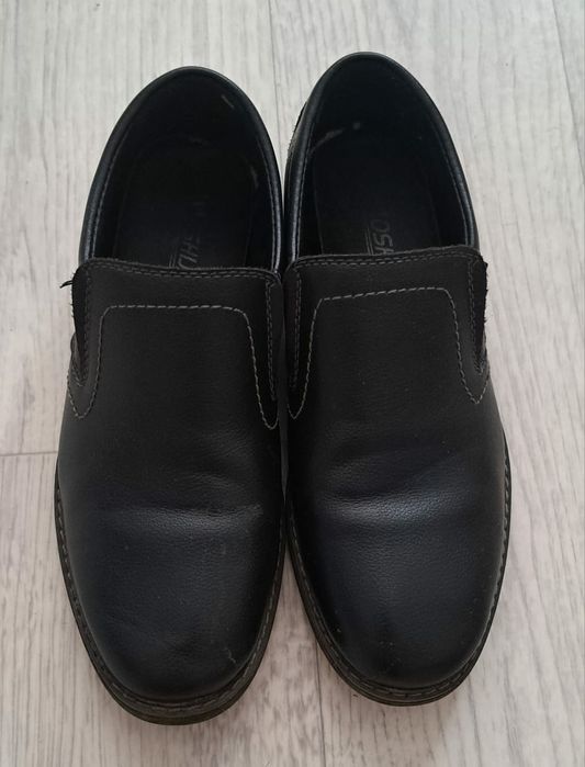 Продам туфли на мальчика