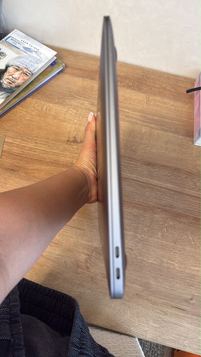 продам macbook air m1