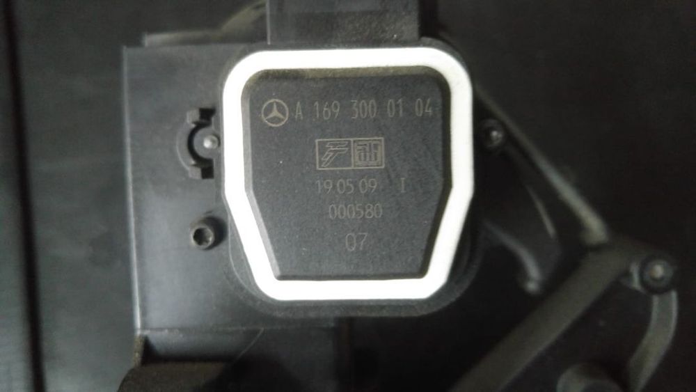 Pedala acceleratie mercedes b-class w245 2.0cdi a1693000104