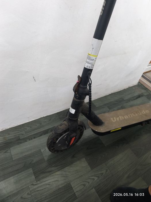 vand 2 trotinete electrice