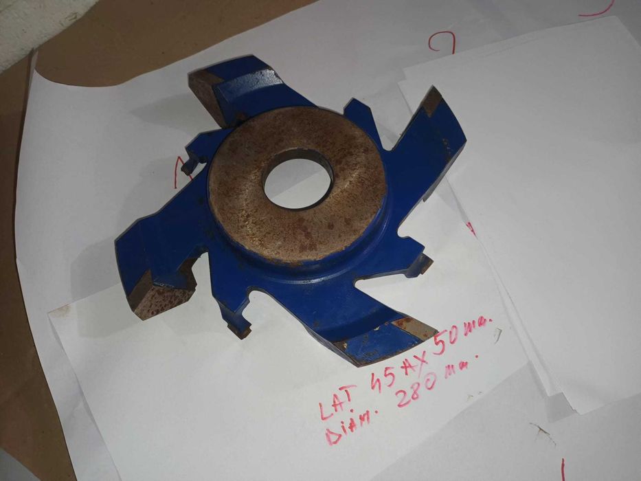 Freze pentru pvc d.ax30mm.