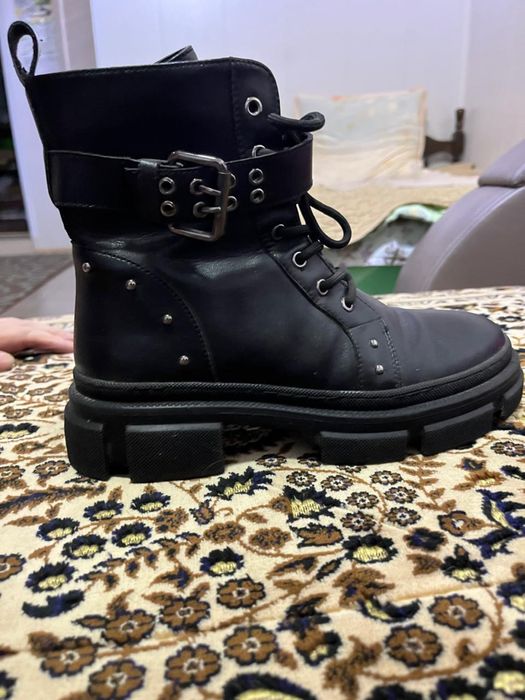 Продам ботинки 38р