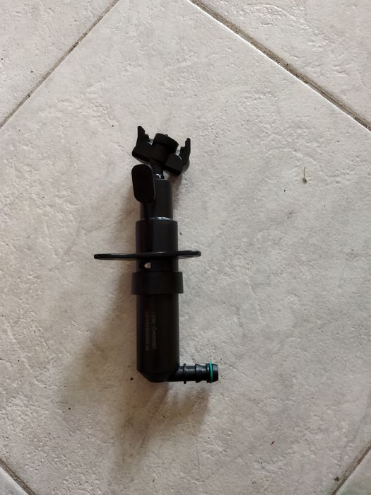 Пръскалка за ДЕСЕН фар Шкода Октавиа Октавия Skoda Octavia