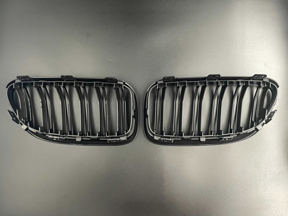 Grila dubla neagra compatibila BMW E92 E93 FL Seria 3