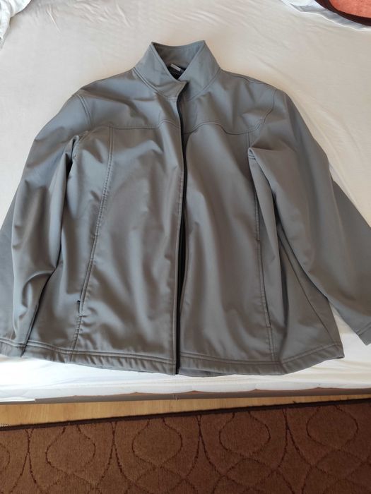 Продавам 3 бр.. якета за различни сезони