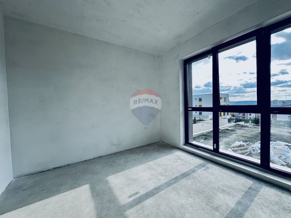 Продава се Четиристаен апартамент в Варна, Бриз - 179 кв.м за 1900 €/кв.м - Снимка #6