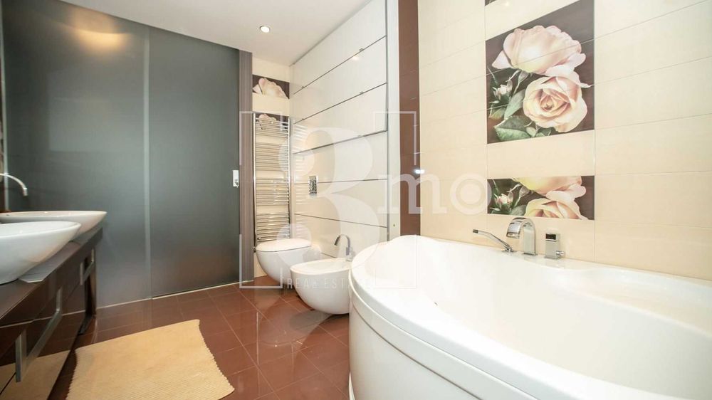 Дава се под наем Четиристаен апартамент в София, Дружба 2 - 265 кв.м за 2300 € - Снимка #11