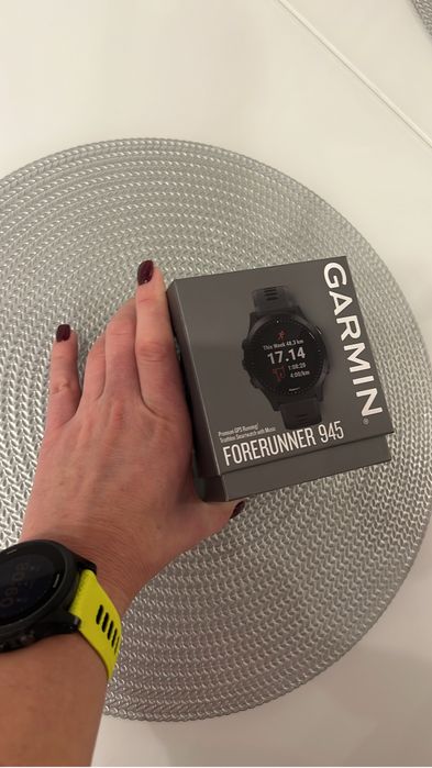 Продам Garmin 945