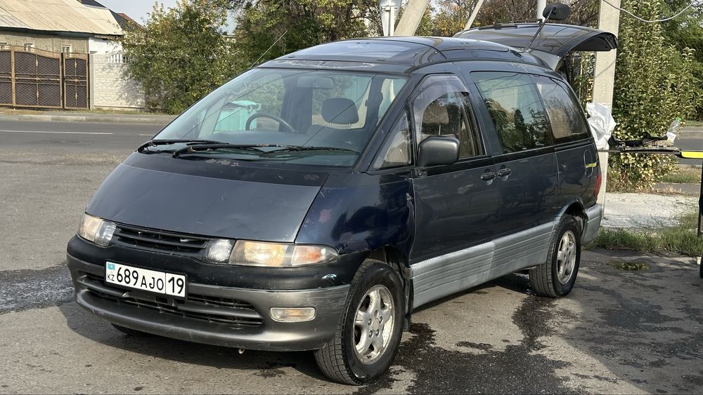 Toyota Estima Lucida 1994 год