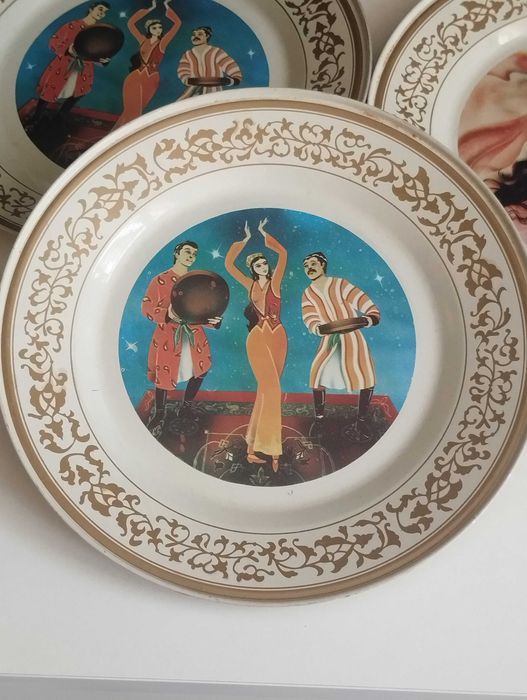 Тарелки металлические с принтом