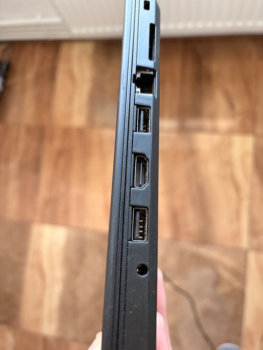 Laptop Lenovo thinkpad T 470 i5 SSD amprenta sim slot